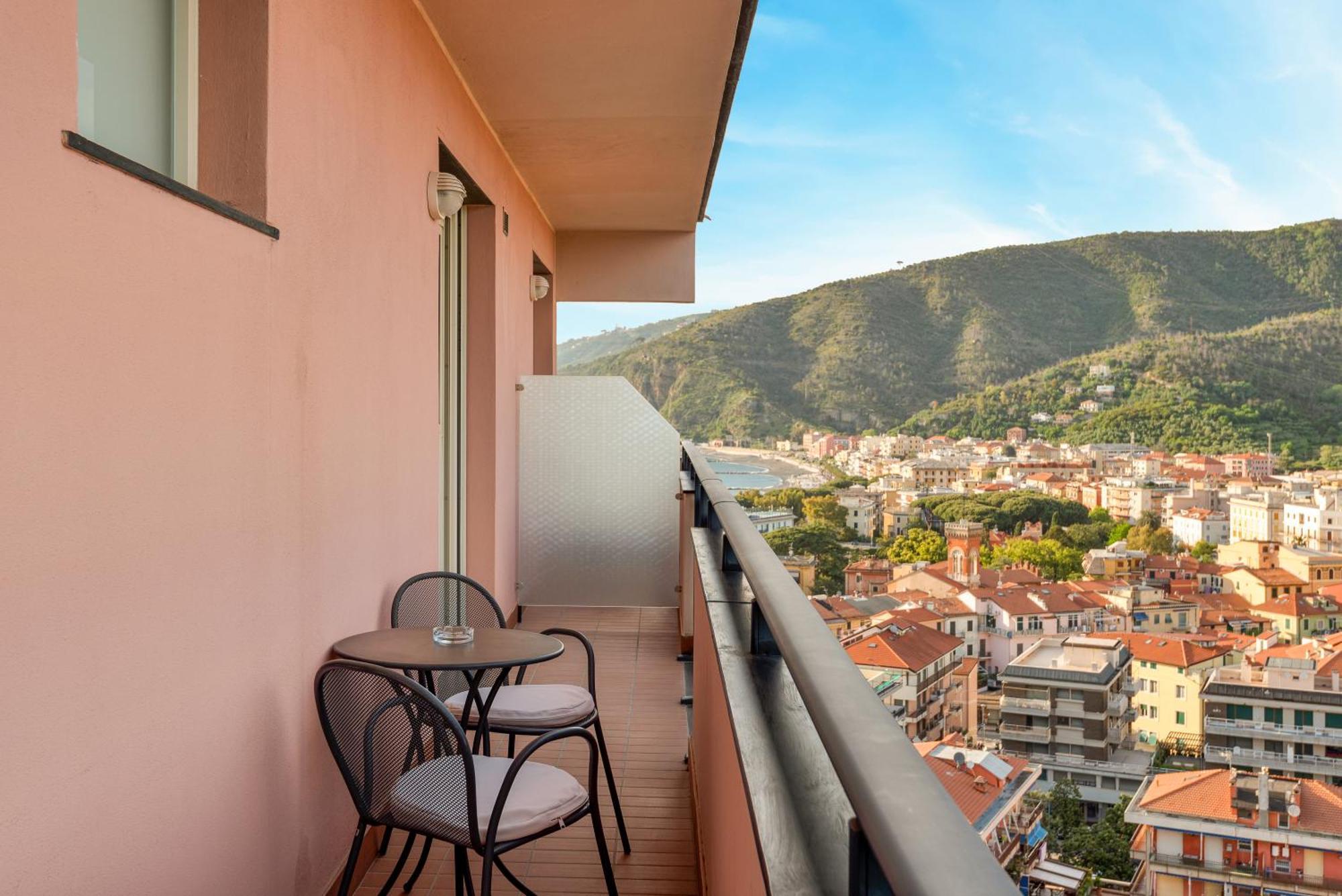 Hotel Vis A Vis Sestri Levante Exterior photo