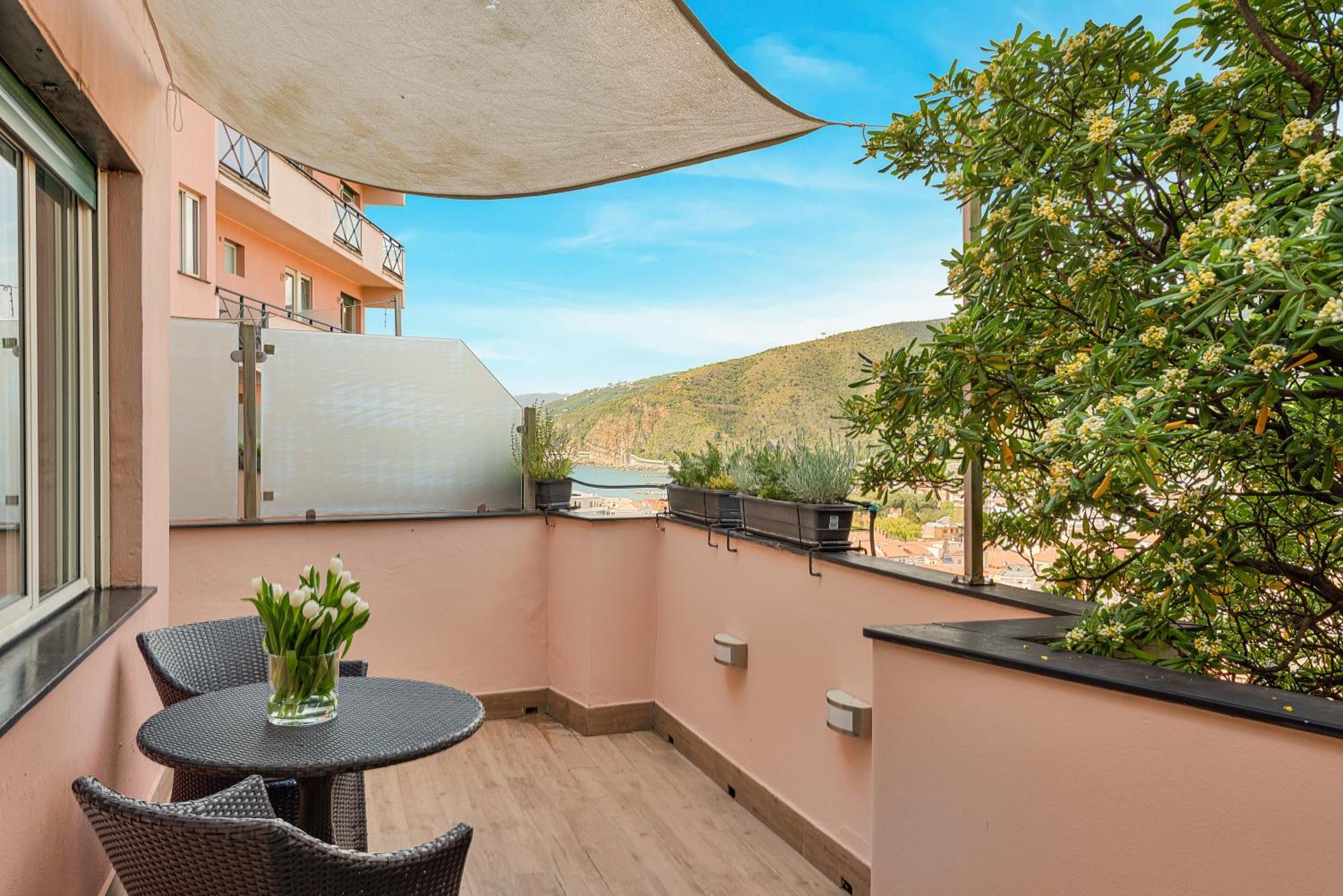 Hotel Vis A Vis Sestri Levante Exterior photo